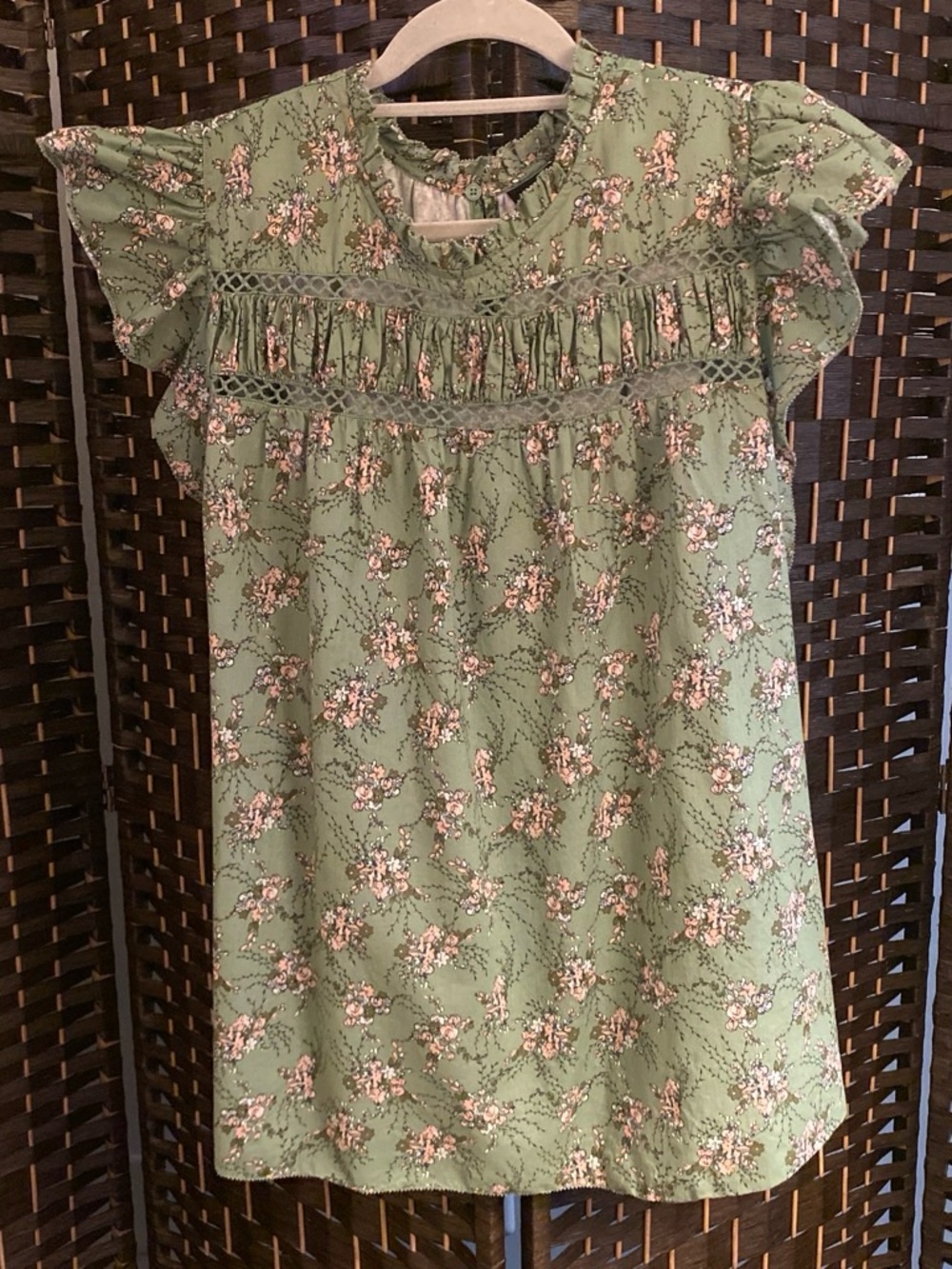 Lane Bryant Green Floral Smocked Short Sleeve Top